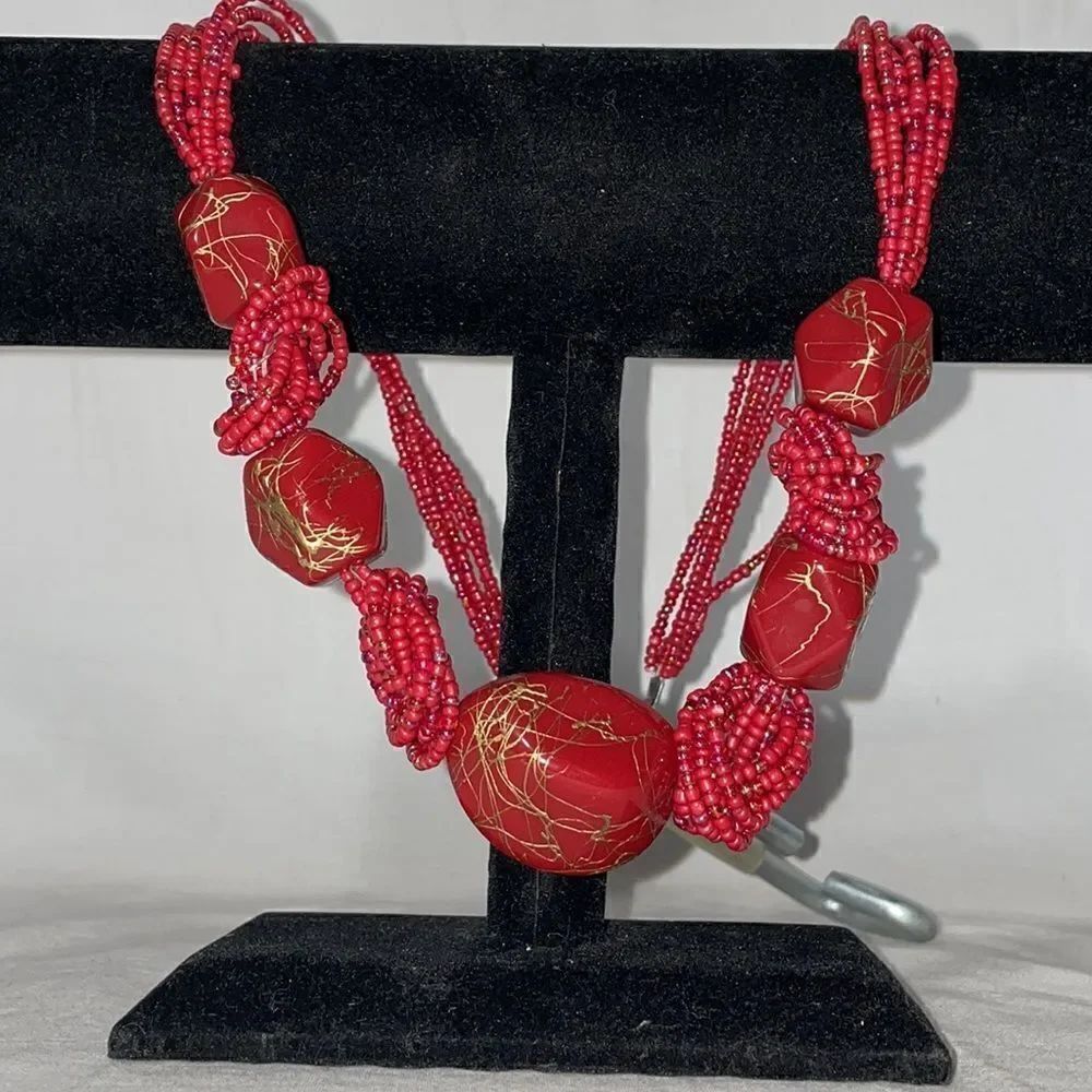 Large red beaded necklace - Picture 4 of 5